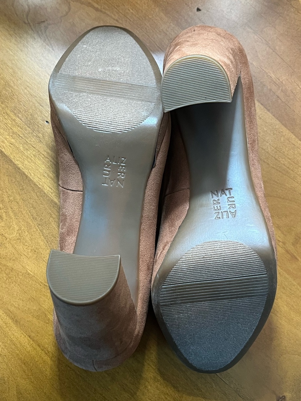 Naturalizer Berlin Platform Pump in Cognac Brown Faux Suede β’ Size 8.5 β’ EUC - Picture 11 of 12